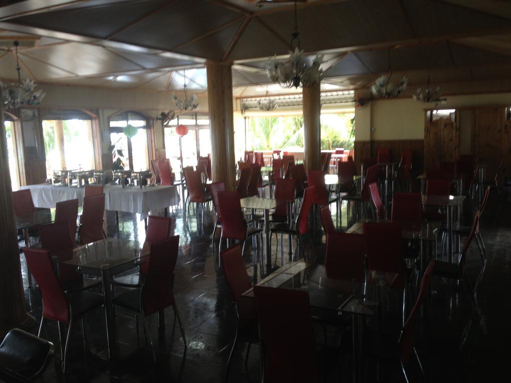 White Shell Lounge And Restaurant Ξενοδοχείο Flic-en-Flacq Εξωτερικό φωτογραφία