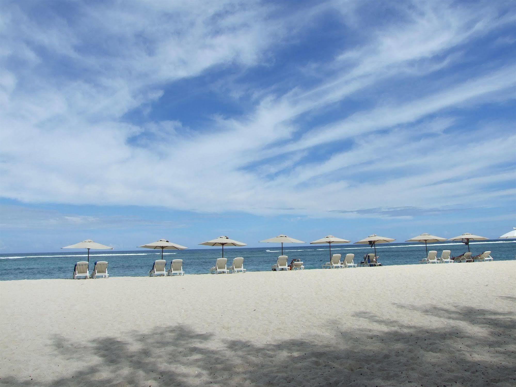 White Shell Lounge And Restaurant Ξενοδοχείο Flic-en-Flacq Εξωτερικό φωτογραφία